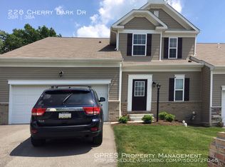 228 Cherry Bark Dr, Natrona Heights, PA