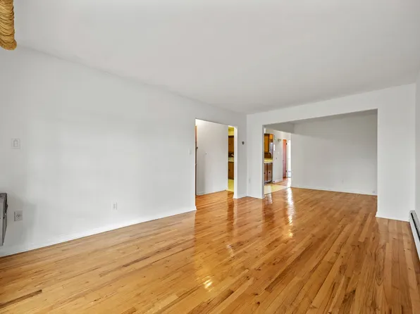 155 Bay 44th Street image 7 of 20