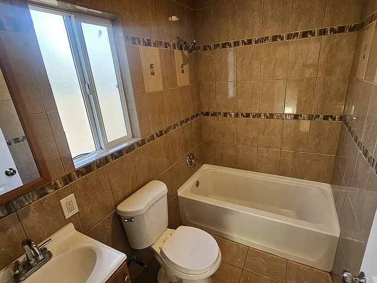 1117 S Chester Ave #1119 — Photo 7