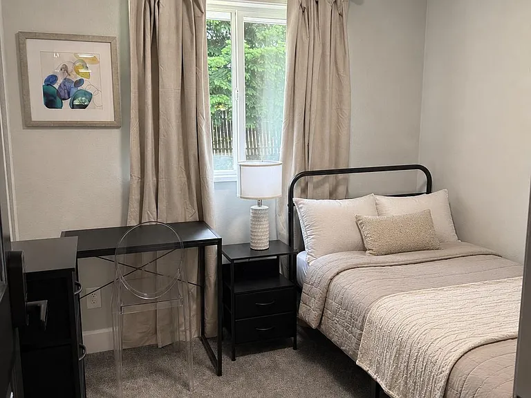 Barnes Ln S — Photo 1