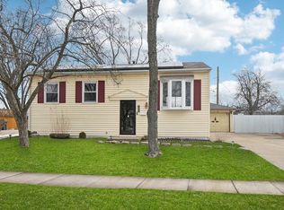 703 Sunset Cir, Streamwood, IL 60107