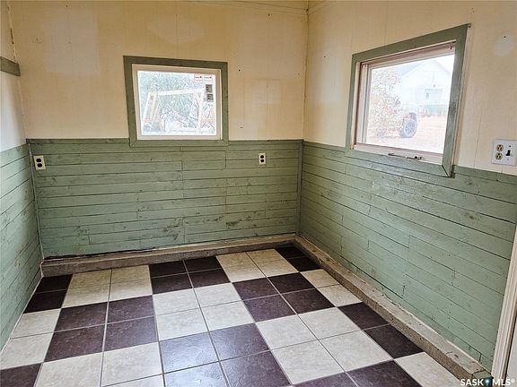 3rd image of 111 Alfred Street