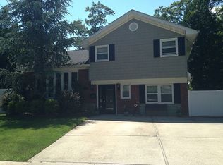 1350 Gaston St, Wantagh, NY