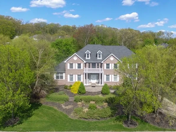 3 Bayberry Ln, North Haledon Boro, NJ 07508