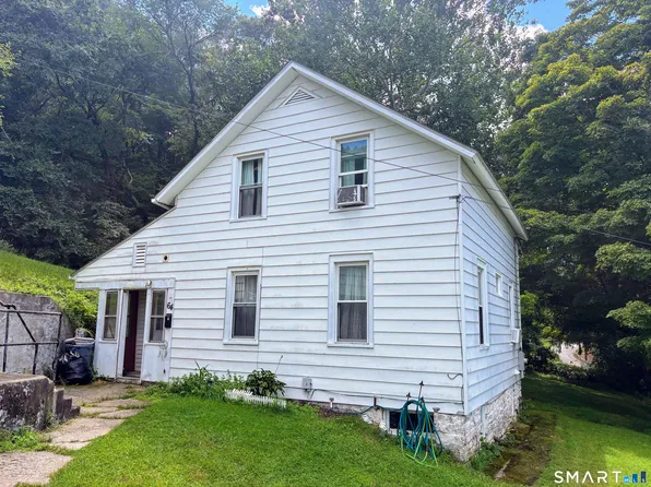 64 Winter Ave, Deep River, CT 06417