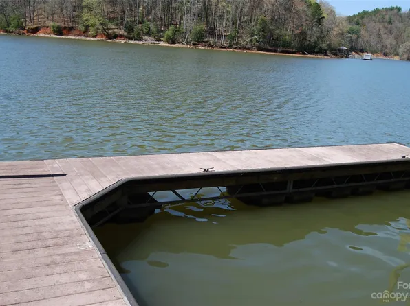 Harborside Dr #207, Nebo, NC 28761