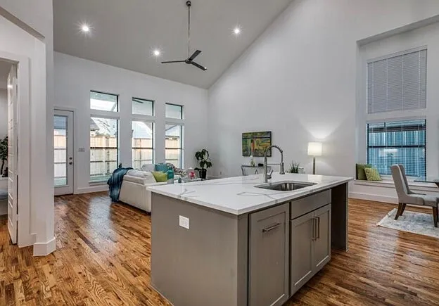 2043 Life Ave — Photo 1