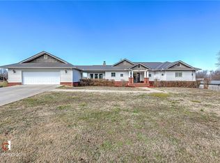 5050 Bob Mills Rd, Springdale, AR 72762