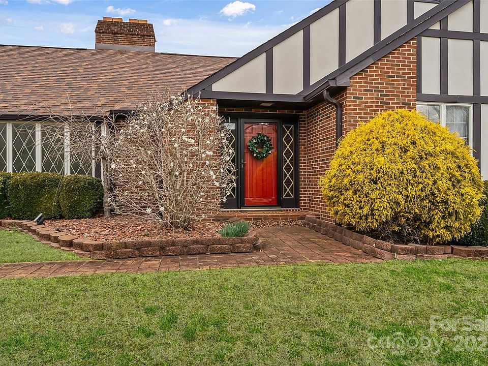 2126 Cedar Rock Estate Dr, Lenoir, NC 28645 | Zillow