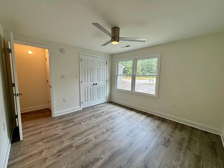 223 Smith Street — Photo 8