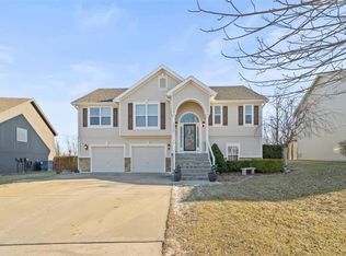 1015 NW 91st Ter, Kansas City, MO 64155