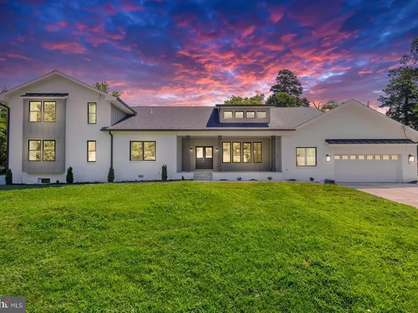 5625 Bradley Blvd, Alexandria, VA 22311