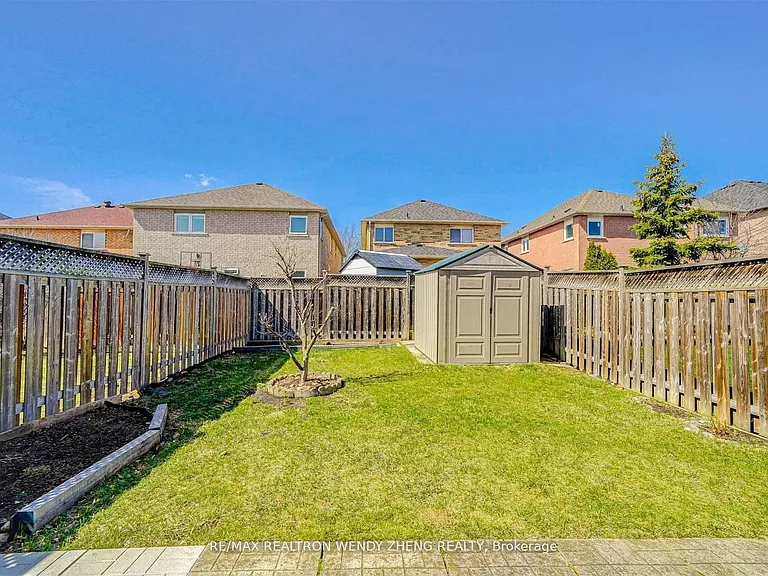 60 Warren Bradley St — Photo 32