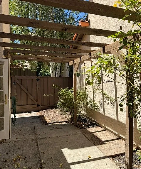 640 Preakness Dr — Photo 15
