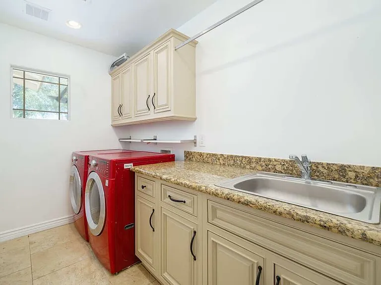 121 W Orchid Ln — Photo 27