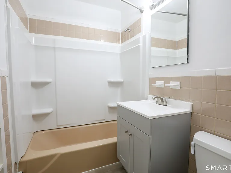 1 Camelot Dr #2 — Photo 12