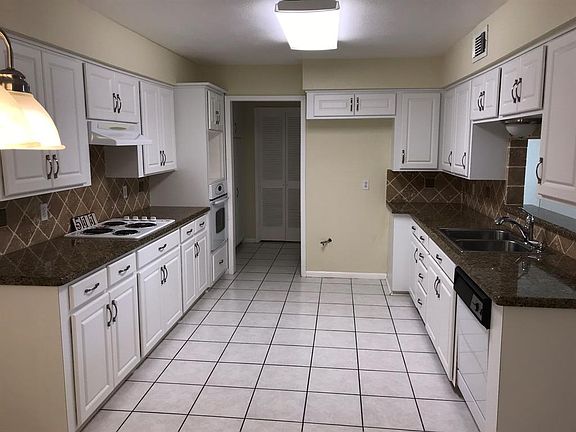 5th image of 511 Meadow Knoll Dr