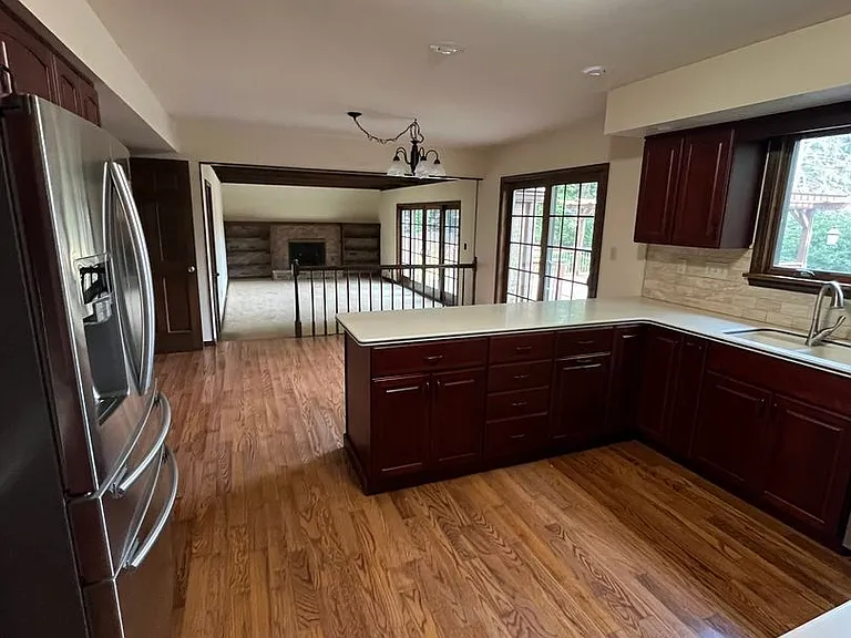 1209 E University St — Photo 30