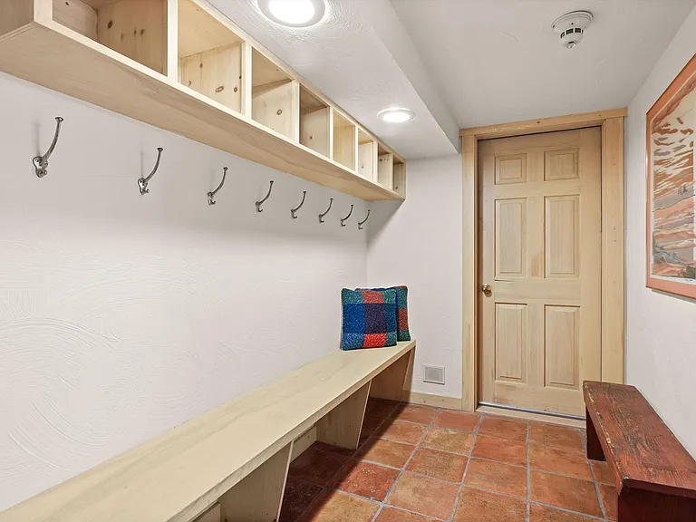 818 Faraway Rd — Photo 28