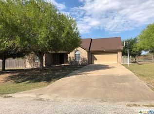 461 Crest Circle Dr, San Marcos, TX 78666