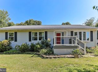 448 Mountain Laurel Dr, Berkeley Springs, WV 25411