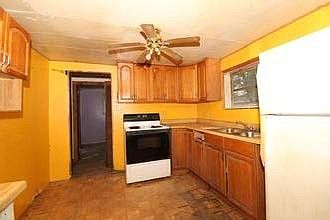 4th image of 2622 25th Pl