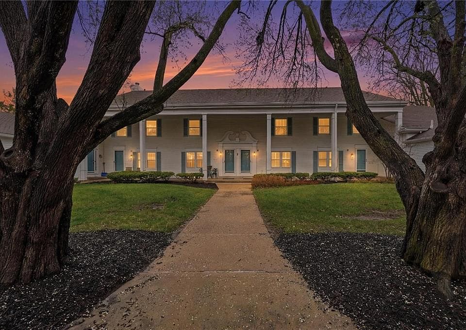 1st image of 10551 Riley St