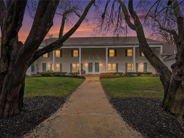 10551 Riley St, Overland Park, KS 66212