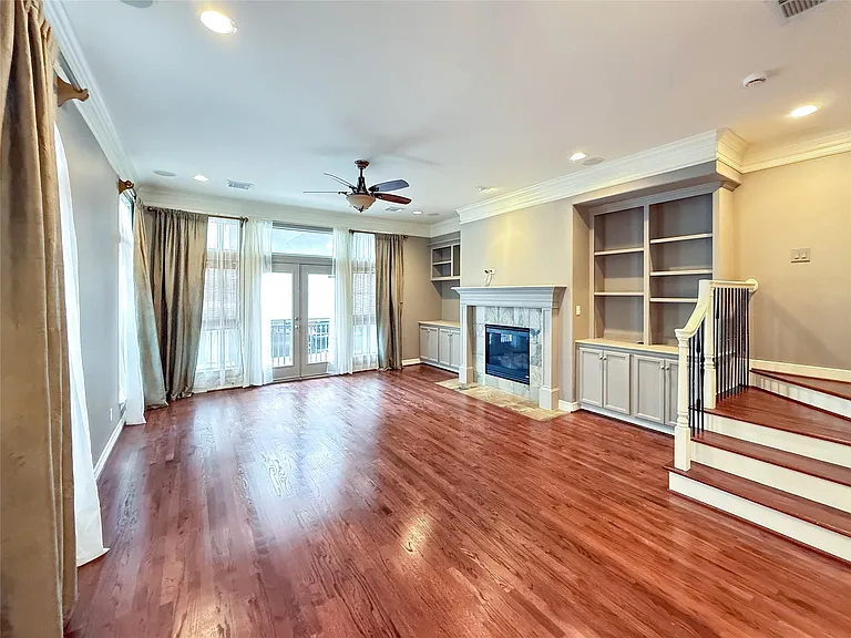 621 Hartman St — Photo 13