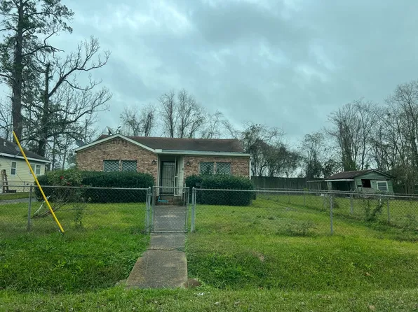 2940 Renaud St, Beaumont, TX 77703