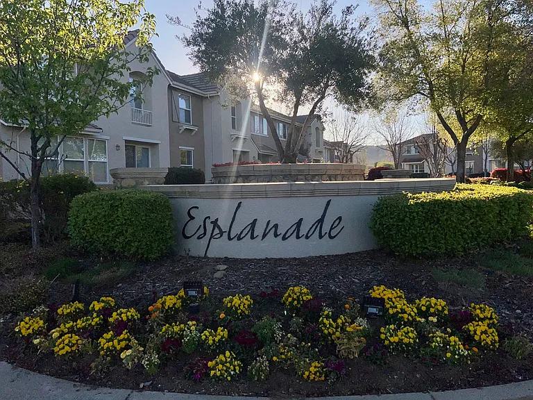 304 Esplanade Cir — Photo 44
