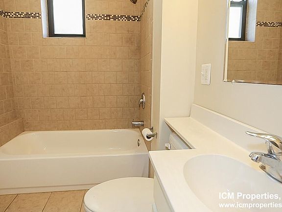3rd image of 3520 N Wilton Ave #1R