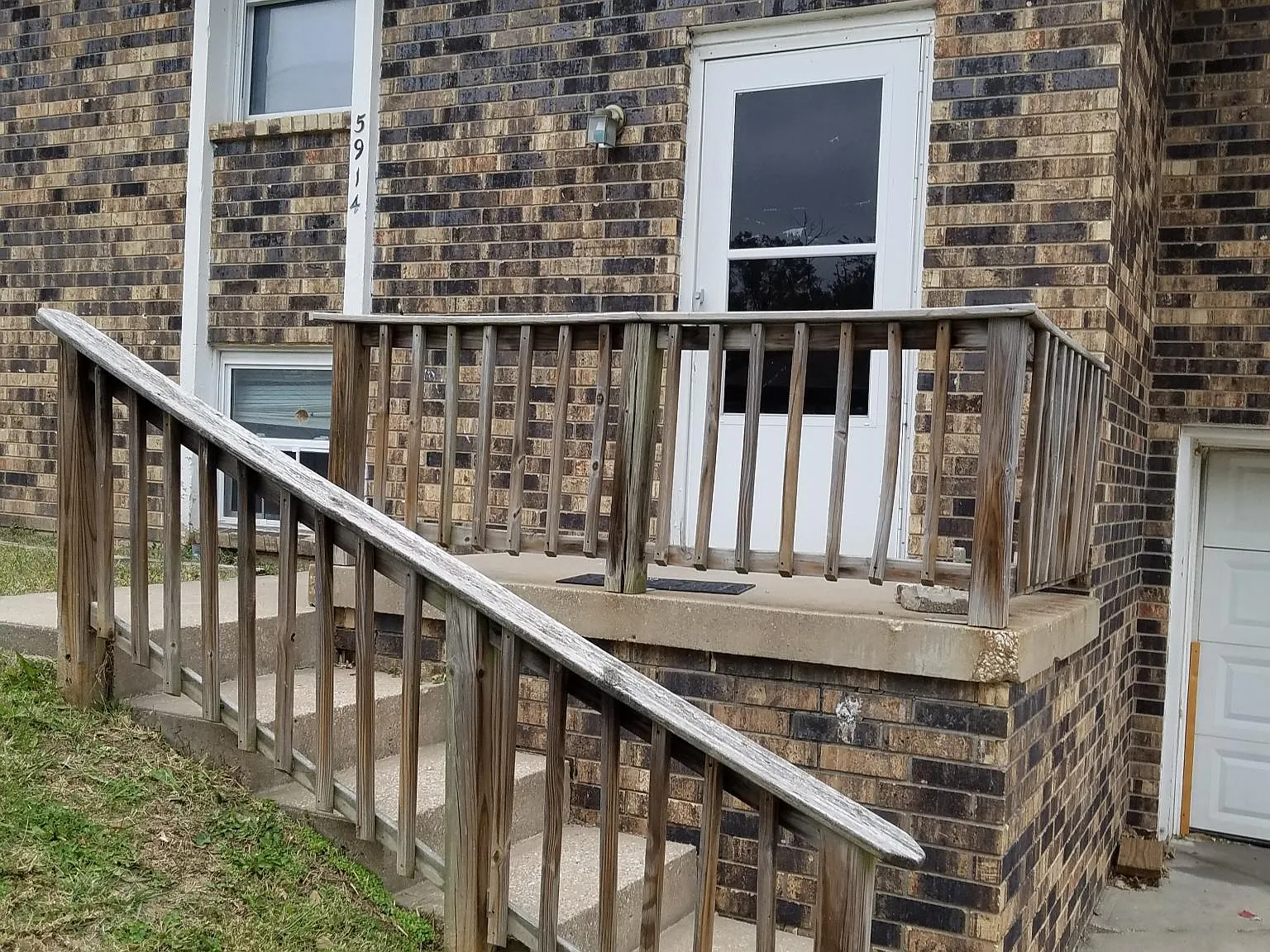 3 bed, 1100 sqft, $1,200 — Photo 1