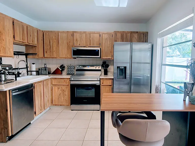 1045 Axlewood Cir — Photo 4