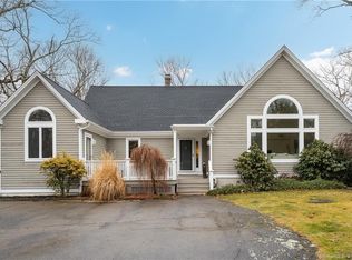 941 W Lake Ave, Guilford, CT 06437