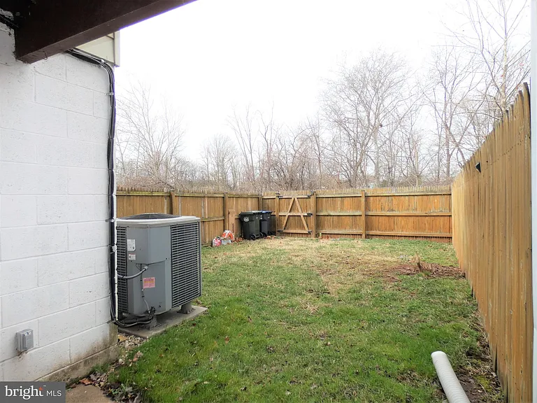 4128 Hamlin Ct — Photo 62