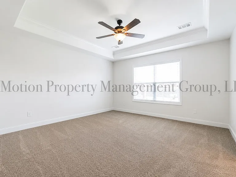 215 Rainsong Trl — Photo 7