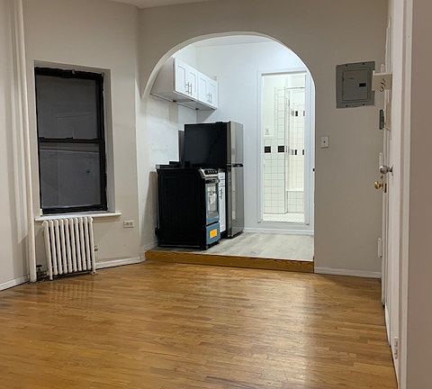 3rd image of 244 W 16th St APT 2RW