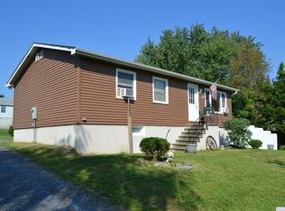 44 Majestic Dr, Stuyvesant, NY 12173