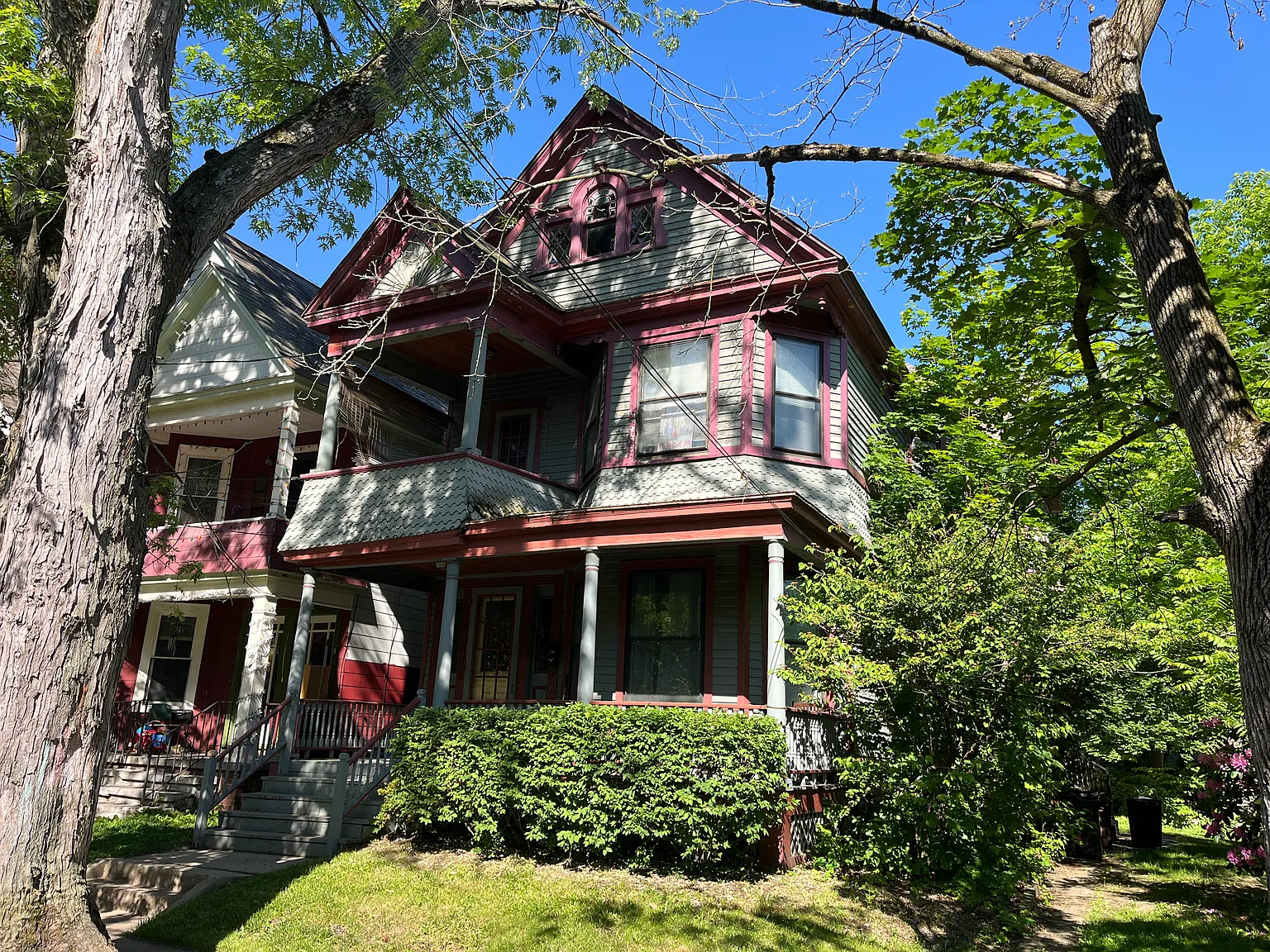 5 bed, 1100 sqft, $1,800 — Photo 1