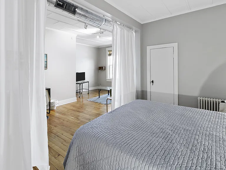 415 N Neil St #2 — Photo 11