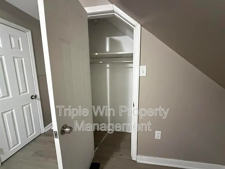 802 Rolwes Ave — Photo 30
