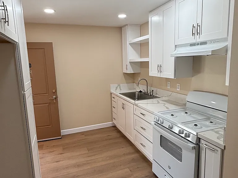 7418 Mount Vernon St #D — Photo 11