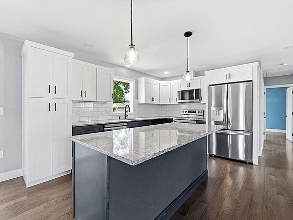 3rd image of 54 Beverly Dr