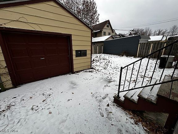 3rd image of 1489 Wyandotte Ave