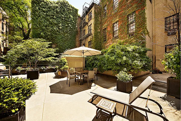 Sold by Stribling | media 22