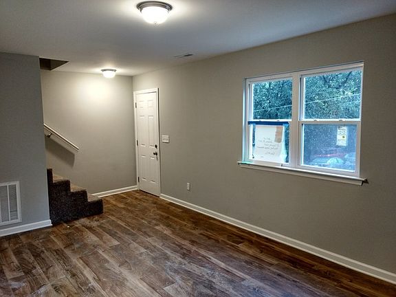 4th image of 217 Edwina Ct