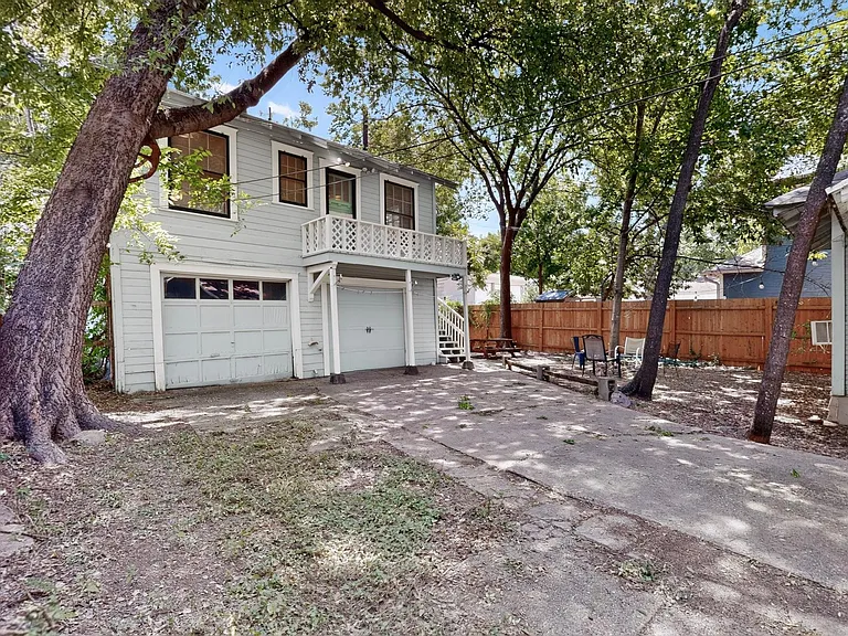 4205 Avenue B #GARAPT — Photo 3
