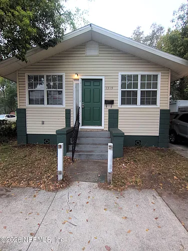 1319 Steele St Photo 1