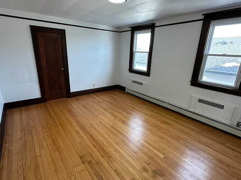 796 Inwood Terrace — Photo 3
